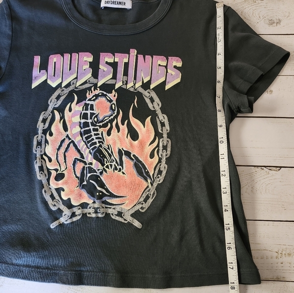 DAYDREAMER Scorpion Love Stings Retro Graphic Shrunken Tee Size Small - Picture 6 of 9